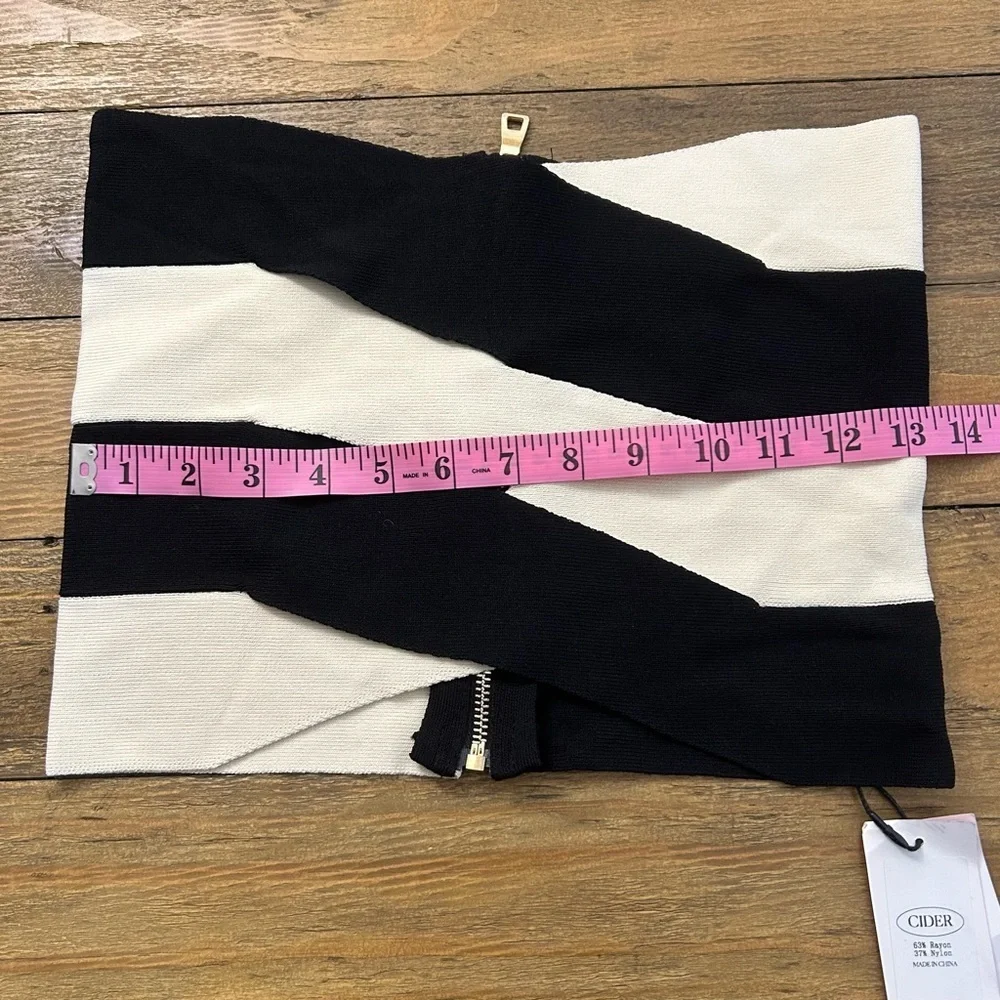 CIDER Bandeu Black and White Striped tube top Monochrome minimalist - Picture 10 of 12